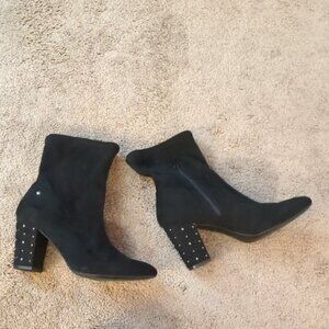 Vera Wang Black Suede Booties Size 9.5 M Studded Chunky Heel Point Toe Rockabill